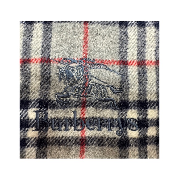 Authentic Burberrys of London Vintage scarf - Picture 5 of 9